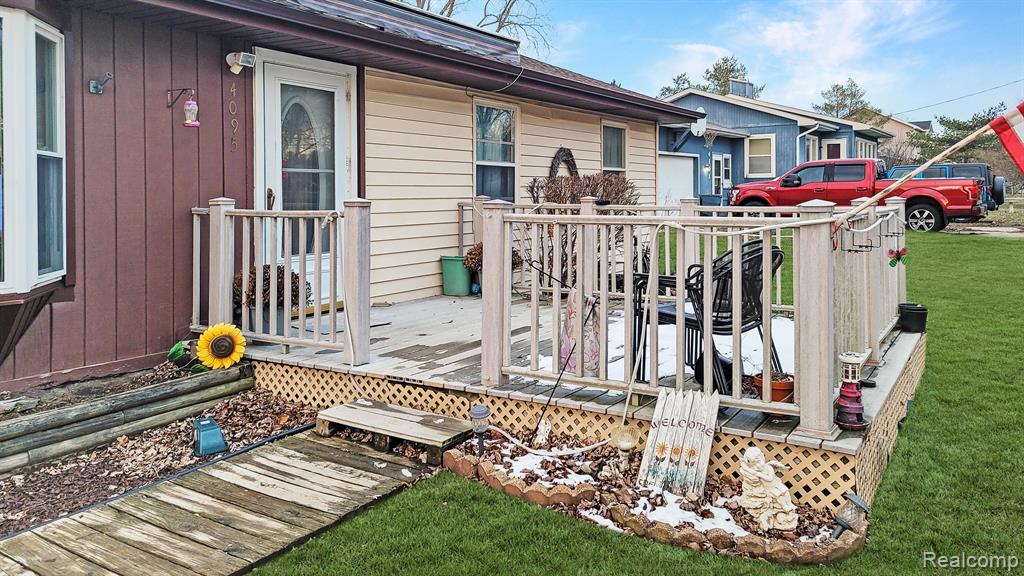 4095 East Carpenter Road Flint, MI 48506 - Photo 2 of 23