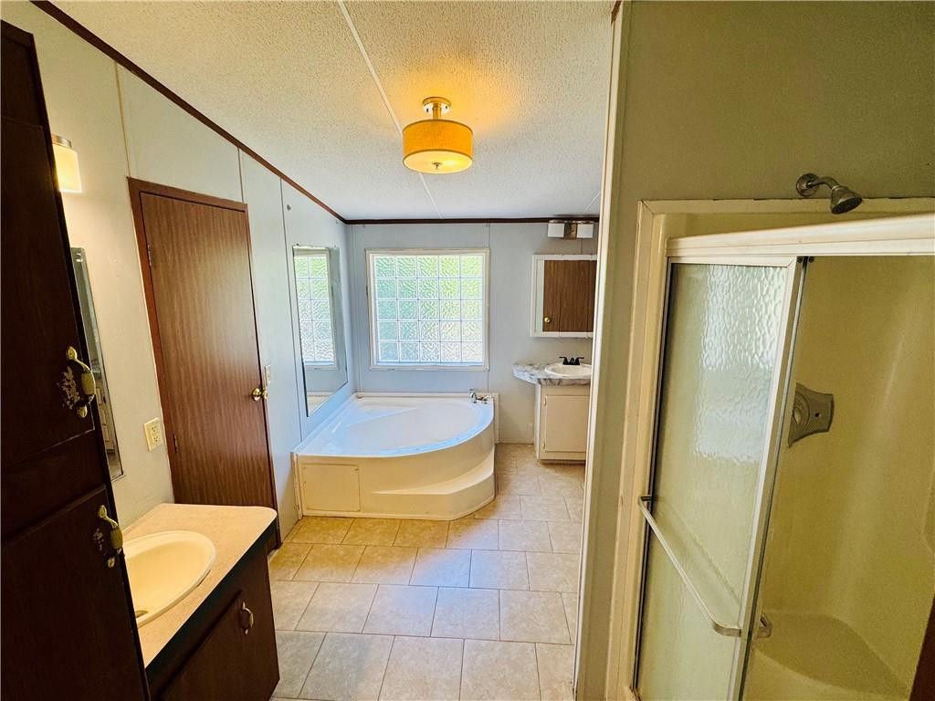 5062 Lampadoshia Road Waverly, GA 31565 - Photo 23 of 25 Master/Primary Shower