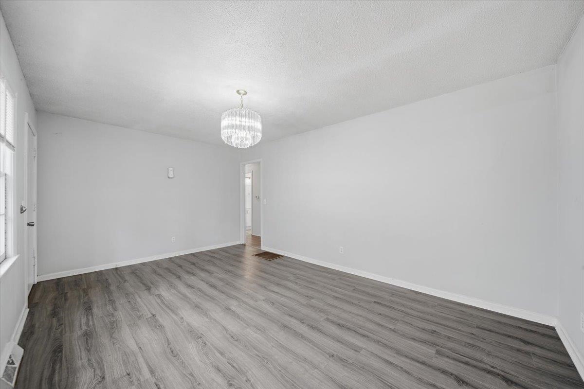 102 Abrams Street Union, SC 29379 - Photo 6 of 30 Living Room