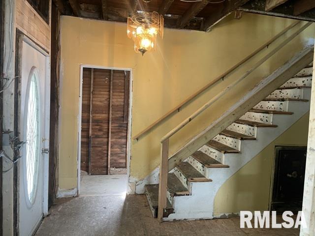 931 East Cantrell Street Decatur, IL 62521 - Photo 3 of 18