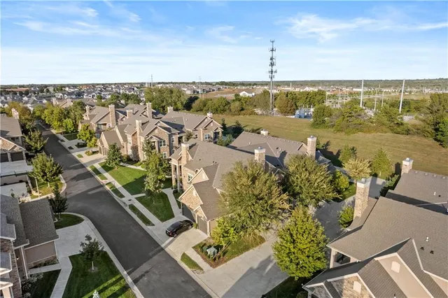 $325,000 | 16009 Fontana Street, Unit 240, Overland Park, KS 66085