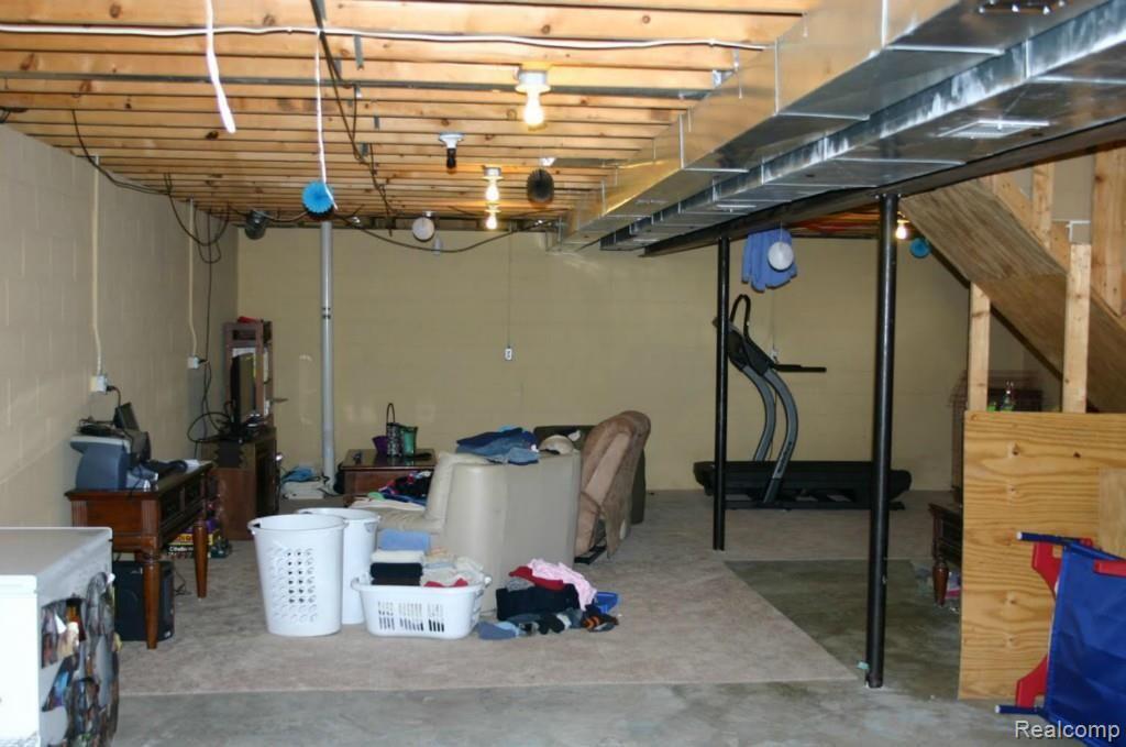 1376 Braidwood Road Memphis, MI 48041 - Photo 16 of 17 bsmt.jpg