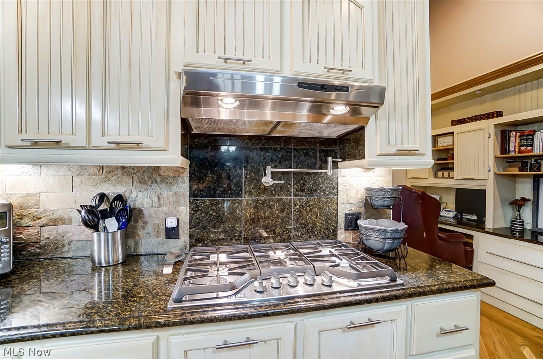3170 Stewart Road Lima, OH 45801 - Photo 6 of 35 Gas top with pot filler faucet.