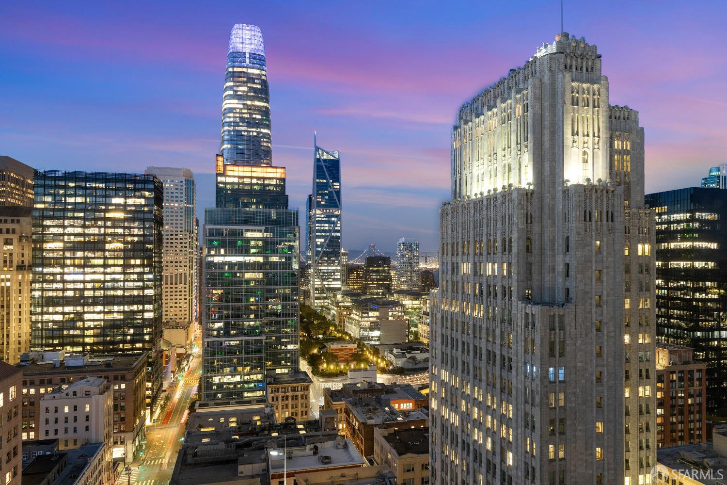 188 Minna, Unit 24A San Francisco, CA 94105 - Photo 28 of 43 a city view with tall buildings