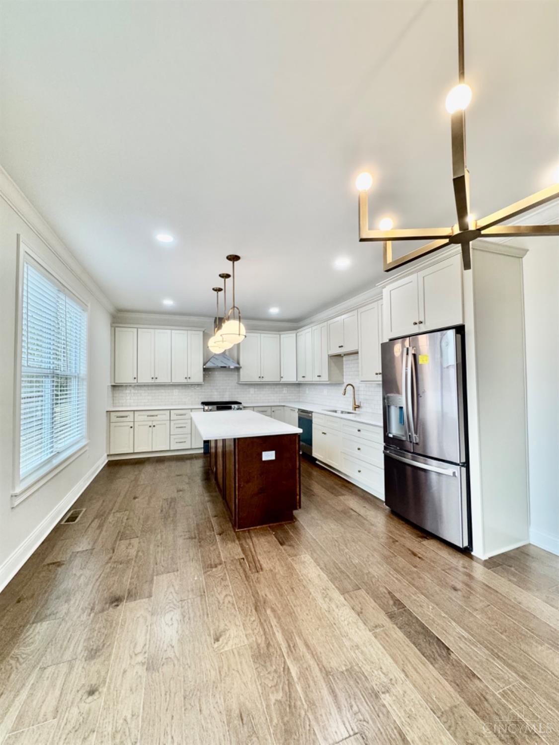 5721 Montgomery Road Cincinnati, OH 45212 - Photo 7 of 37