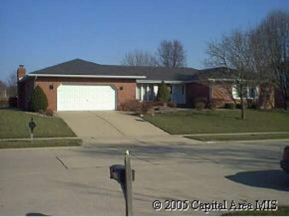 328 Golf Road Springfield, IL 62704 - Photo 1 of 3