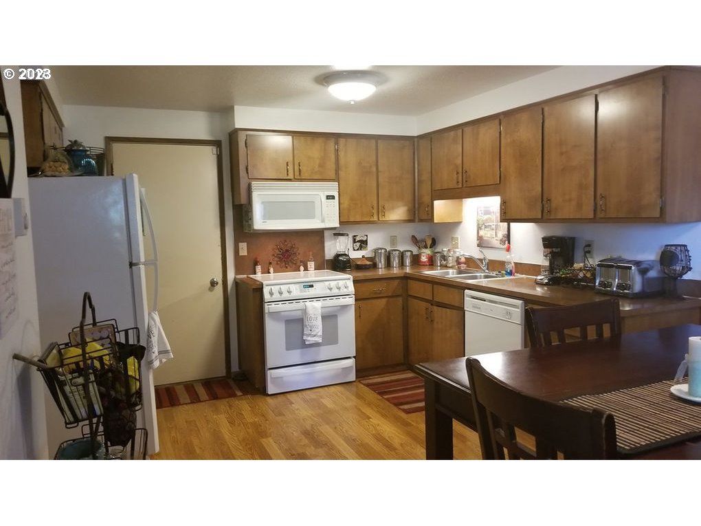 3805-3807 E Street Springfield, OR 97478 - Photo 10 of 16 Gallery Image 10