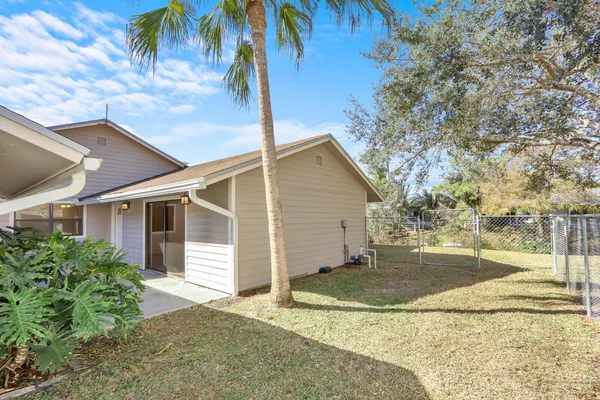 $525,000 | 8074 Southeast River Lane, Stuart, FL 34997