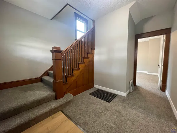 $214,900 | 1118 Mechanic Street, Emporia, KS 66801