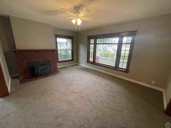 $214,900 | 1118 Mechanic Street, Emporia, KS 66801