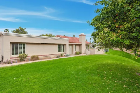 a view of a water fountain