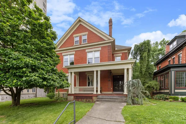$698,000 | 31 Woodland Avenue, Columbus, OH 43203