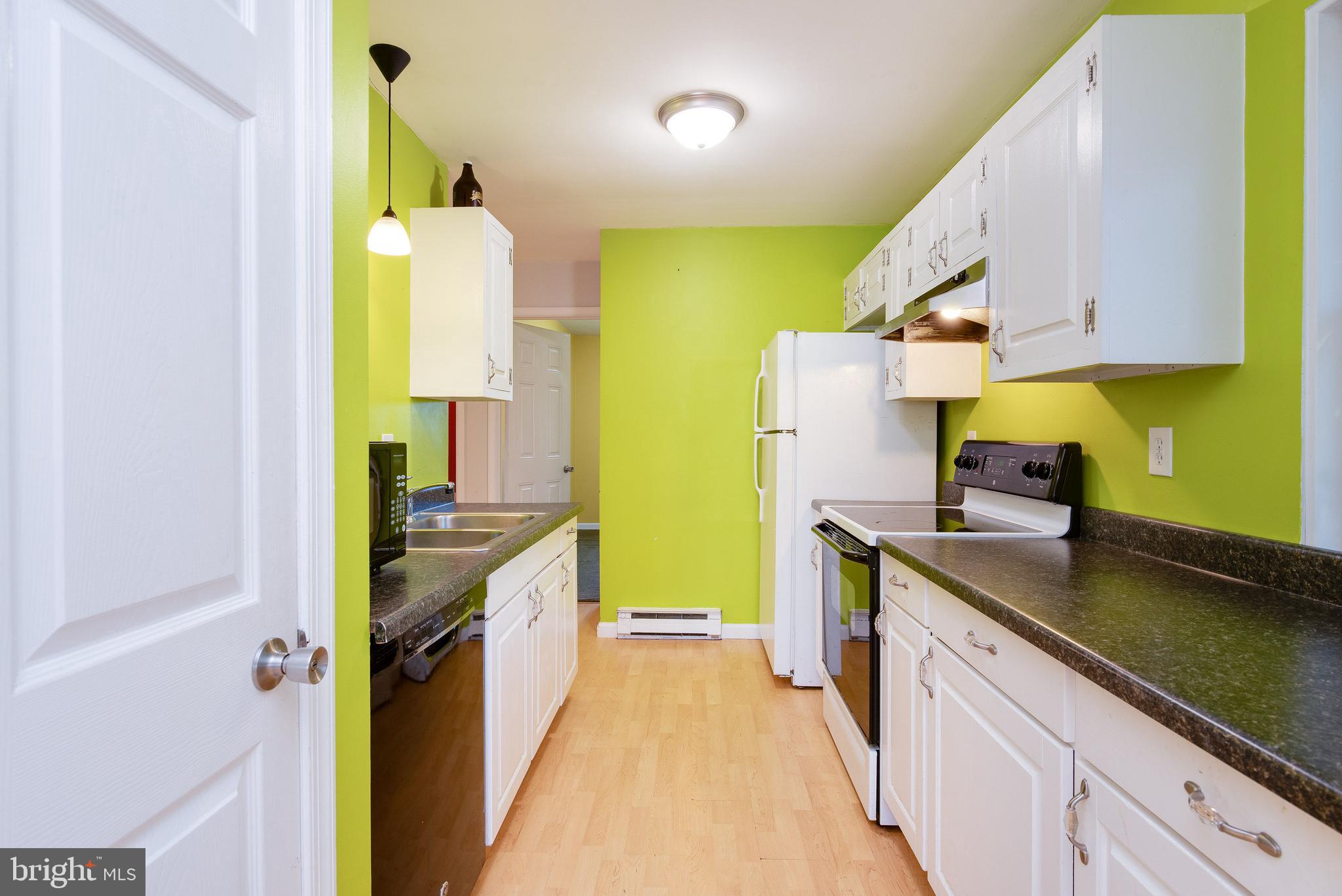 509 Pershing Boulevard Reading, PA 19607 - Photo 10 of 23 Kitchen