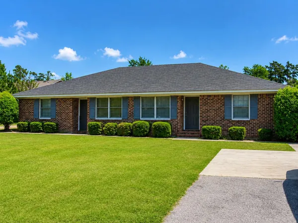 $1,085 | 1059 North Guignard Drive, Sumter, SC 29150