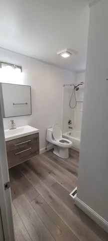 $2,800 | 996 Hawthorne Drive, Crystal Lake, IL 60014