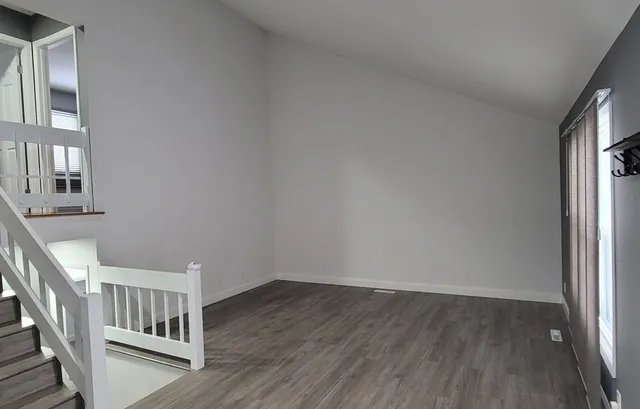 $2,800 | 996 Hawthorne Drive, Crystal Lake, IL 60014