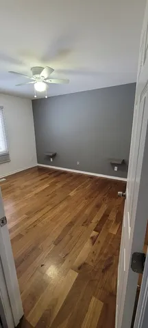 $2,800 | 996 Hawthorne Drive, Crystal Lake, IL 60014