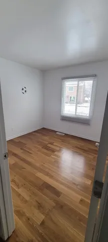 $2,800 | 996 Hawthorne Drive, Crystal Lake, IL 60014