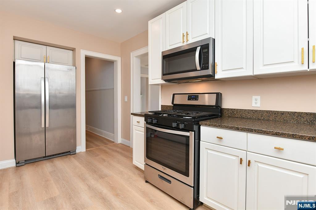 420 Carmita Avenue, Unit 1 Rutherford, NJ 07070 - Photo 17 of 25