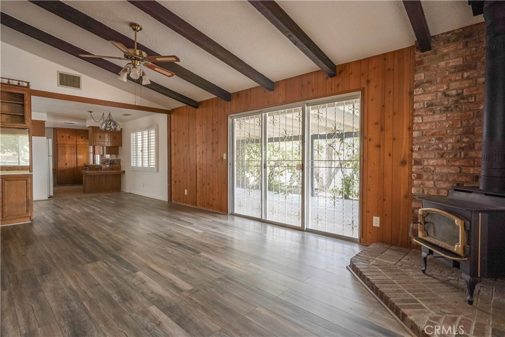 56320 Tamarisk Court Yucca Valley, CA 92284 - Photo 20 of 46 a view of entryway with wooden floor