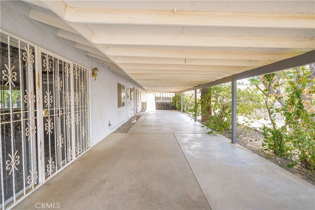 56320 Tamarisk Court Yucca Valley, CA 92284 - Photo 7 of 46 a view of a porch
