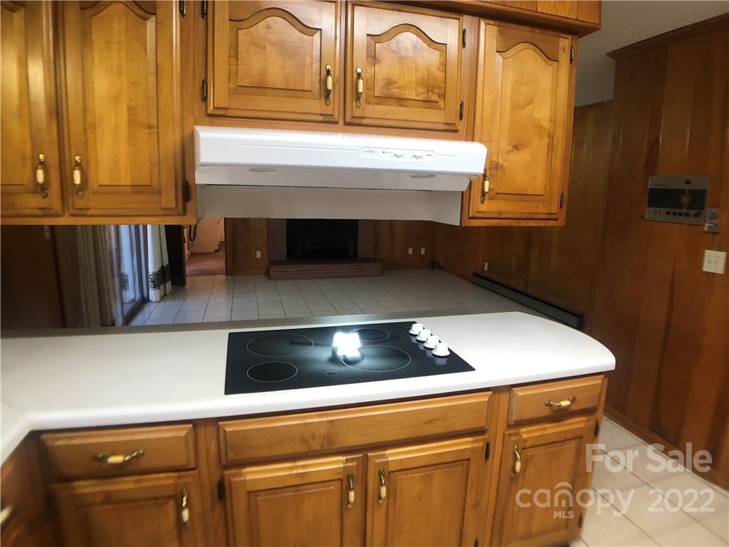 178 Skyview Ridge Rutherfordton, NC 28139 - Photo 27 of 43 a stove top oven sitting inside of a kitchen
