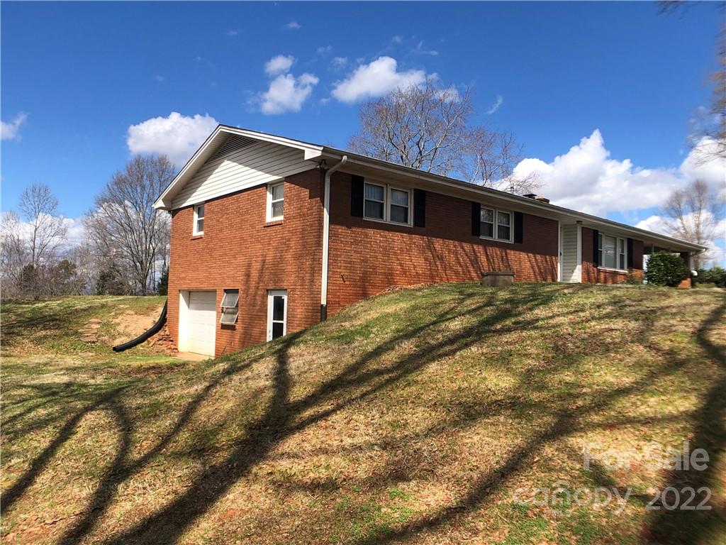 178 Skyview Ridge Rutherfordton, NC 28139 - Photo 41 of 43 a front view of house with yard