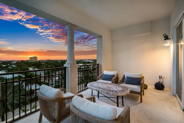 $2,100,000 | 155 South Ocean Avenue, Unit 606, Palm Beach Shores, FL 33404