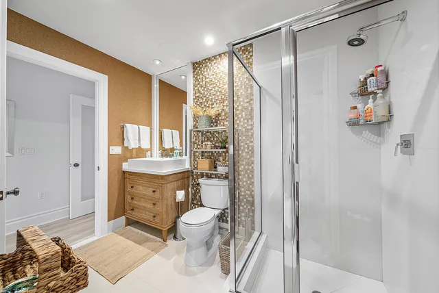 $2,100,000 | 155 South Ocean Avenue, Unit 606, Palm Beach Shores, FL 33404