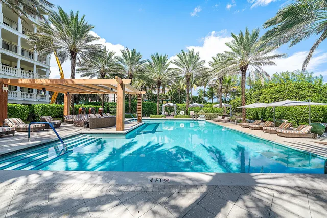 $2,100,000 | 155 South Ocean Avenue, Unit 606, Palm Beach Shores, FL 33404