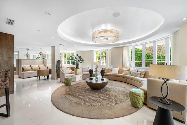 $2,100,000 | 155 South Ocean Avenue, Unit 606, Palm Beach Shores, FL 33404