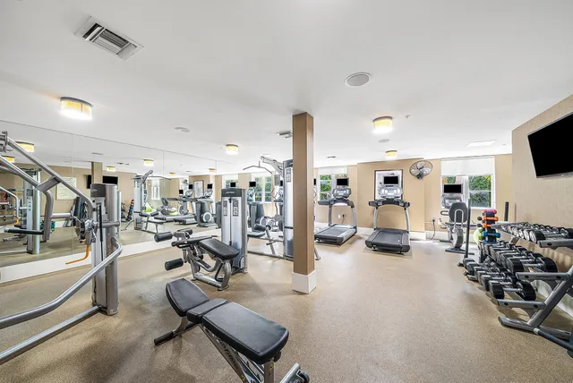 $2,100,000 | 155 South Ocean Avenue, Unit 606, Palm Beach Shores, FL 33404