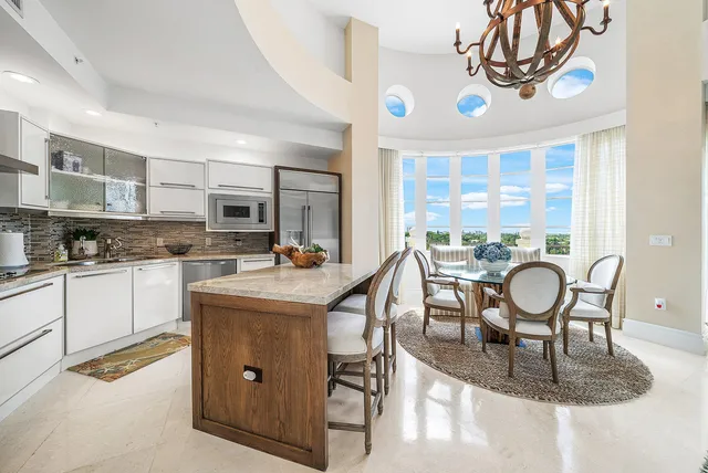 $2,100,000 | 155 South Ocean Avenue, Unit 606, Palm Beach Shores, FL 33404