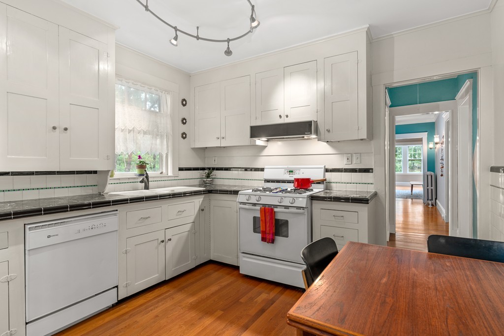 41 Wallingford Road, Unit 2 Boston, MA 02135 - Photo 11 of 19 Gallery Image 11