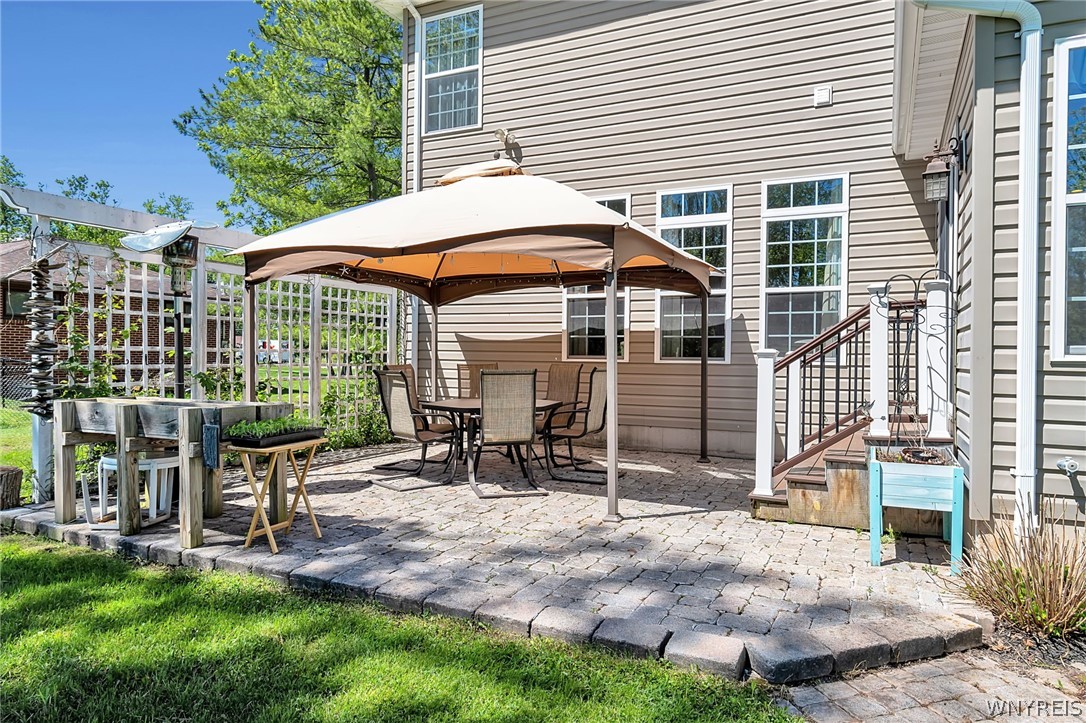 6361 Main Road Pendleton, NY 14094 - Photo 4 of 50