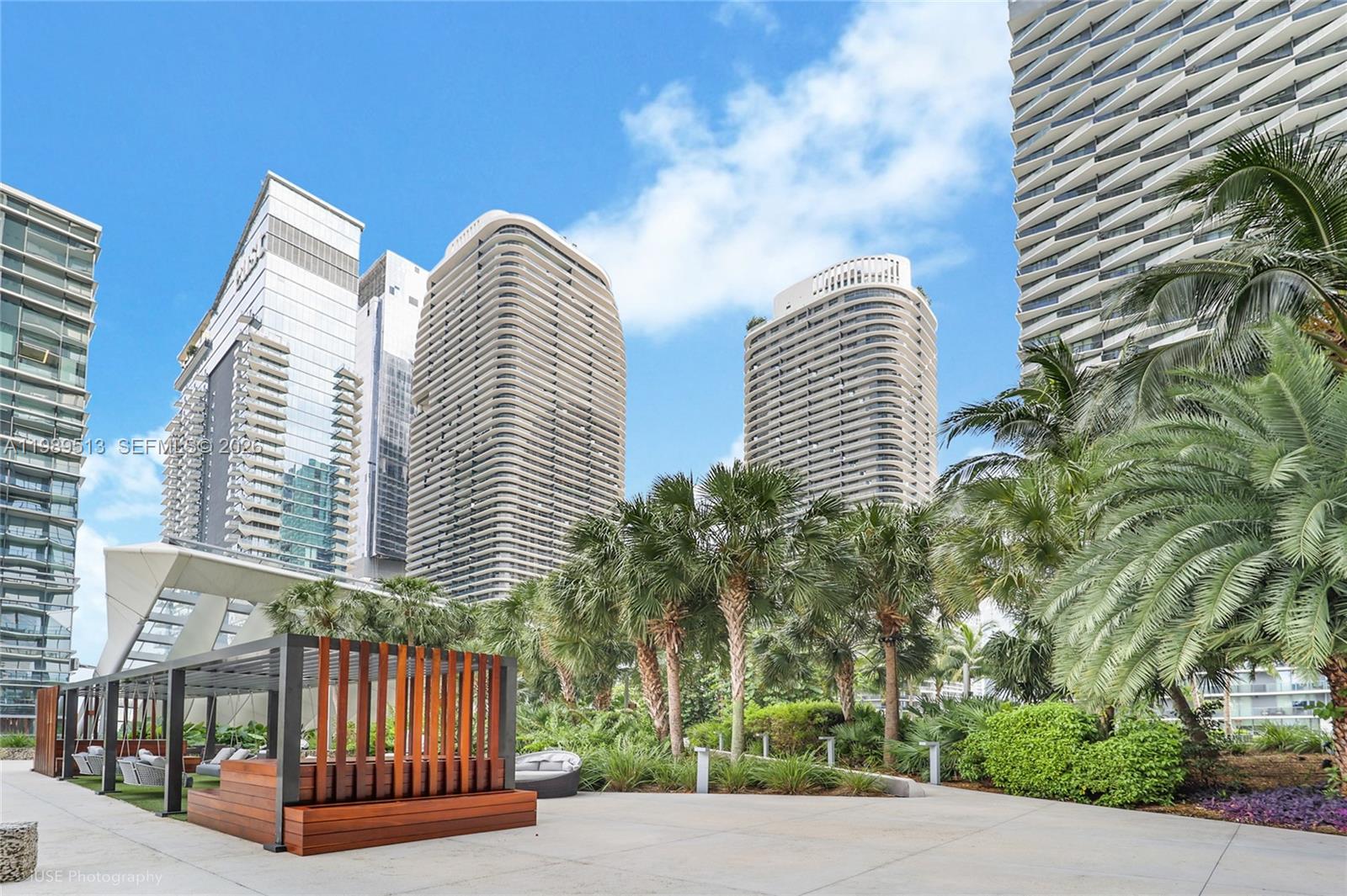 88 Southwest 7th Street, Unit 4101 Miami, FL 33130 - Photo 31 of 35 a view of entryway and balcony