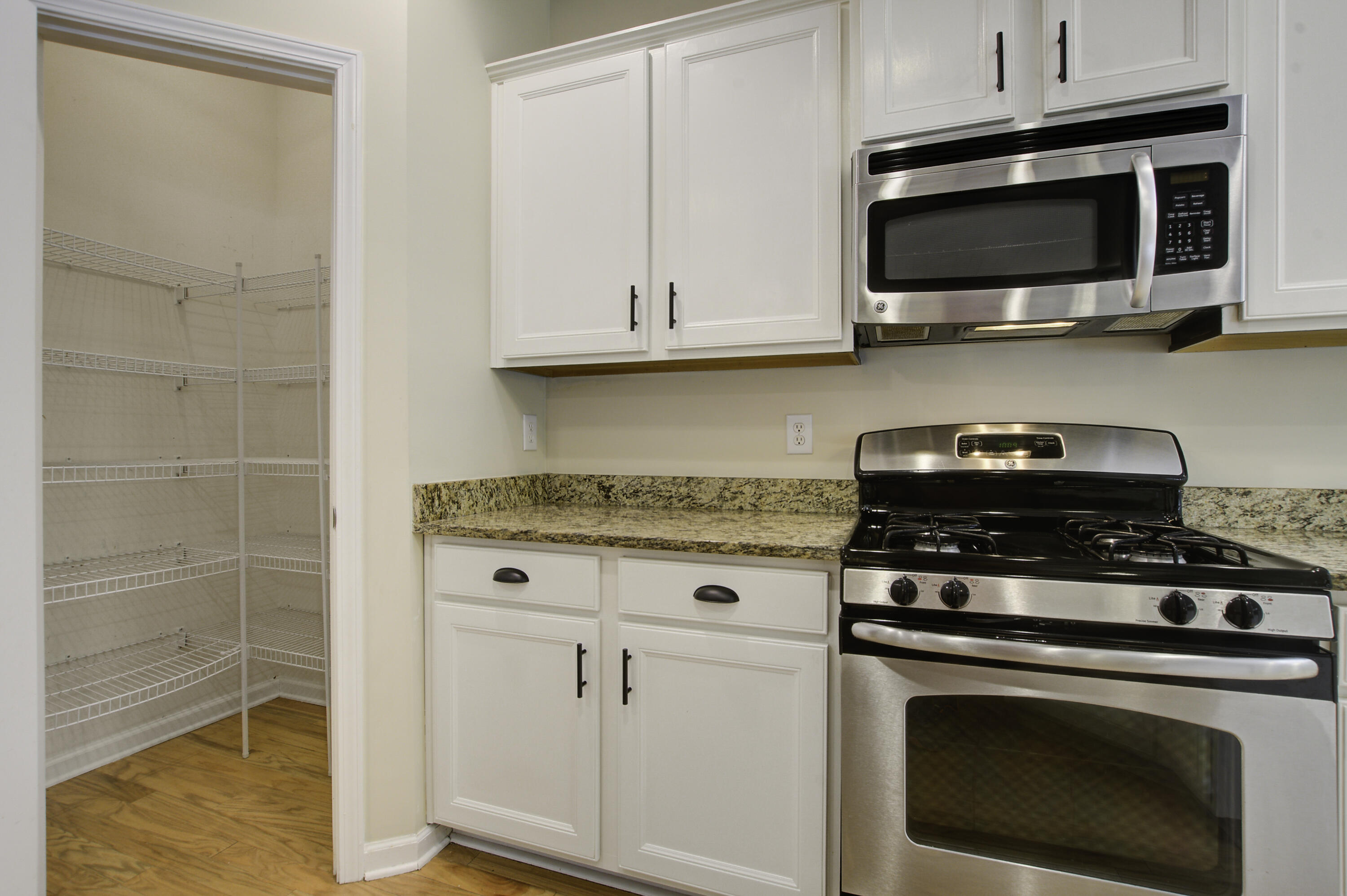 122 Royal Star Road Summerville, SC 29486 - Photo 18 of 43 122 (18)