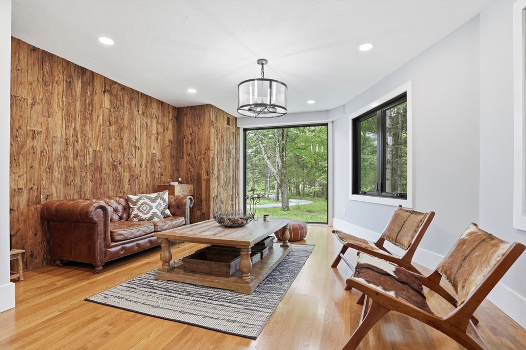 366 River Road Carlisle, MA 01741 - Photo 8 of 42