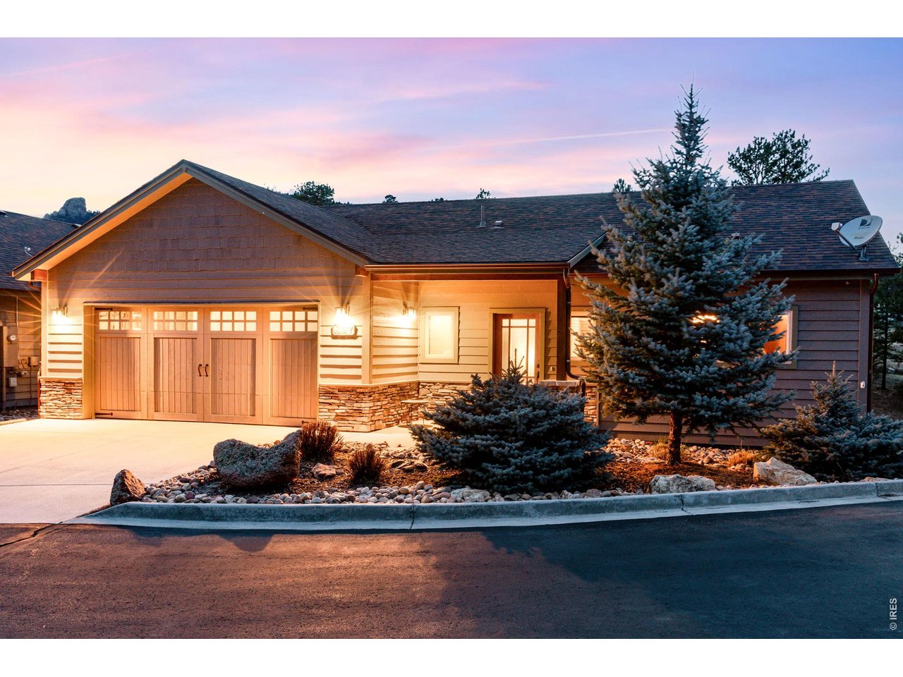 1127 Fish Creek Road Estes Park, CO 80517 - Photo 6 of 50 2 car garage