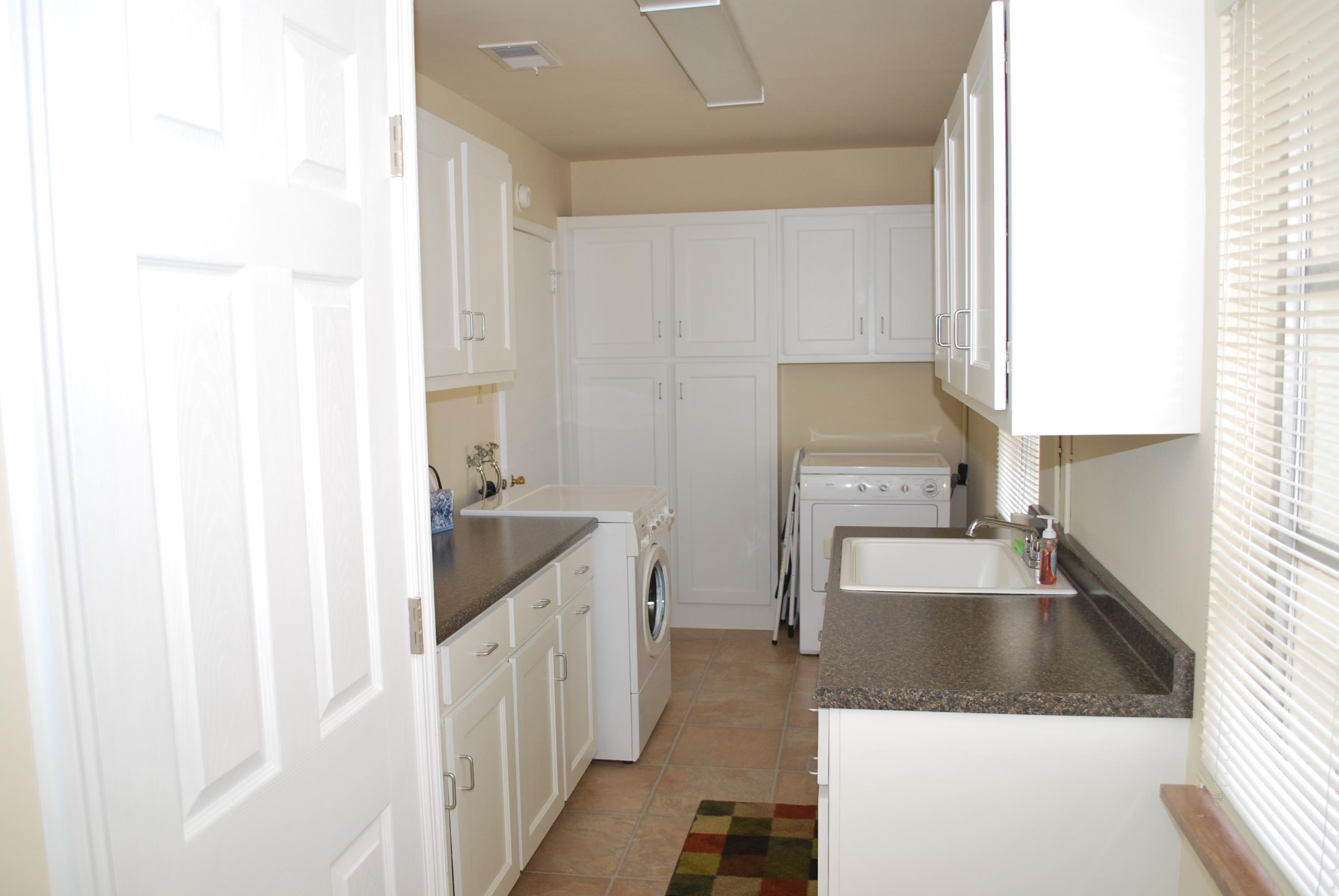 4528 Topside Road Knoxville, TN 37920 - Photo 15 of 17 Laundry Room