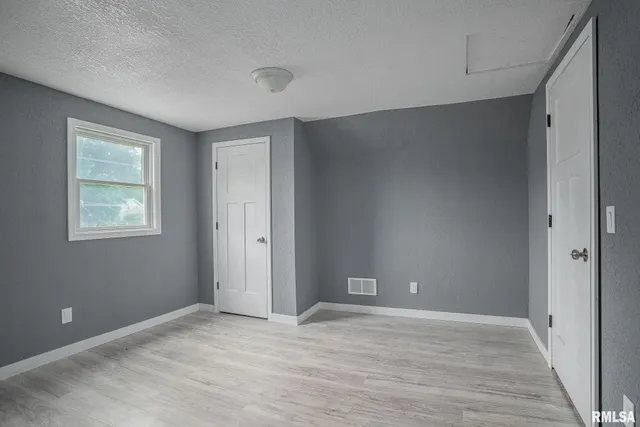 $99,900 | 617 6th Avenue South, Clinton, IA 52732