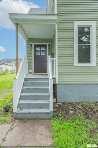 $99,900 | 617 6th Avenue South, Clinton, IA 52732