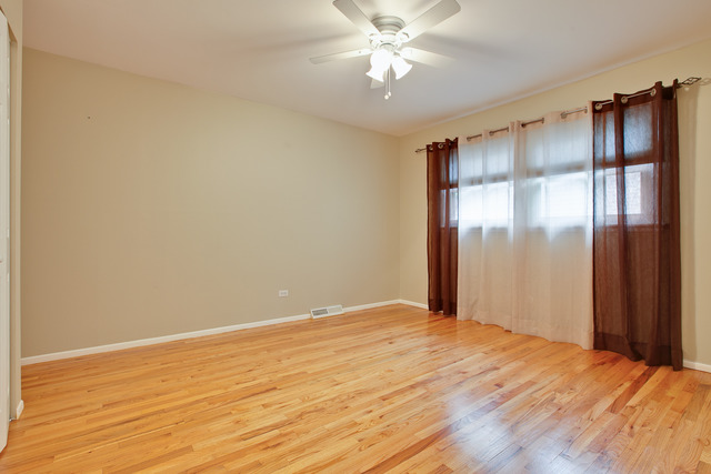75 Downing Road Buffalo Grove, IL 60089 - Photo 15 of 25 Gallery Image 15