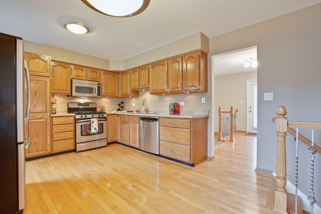 75 Downing Road Buffalo Grove, IL 60089 - Photo 8 of 25 Gallery Image 8