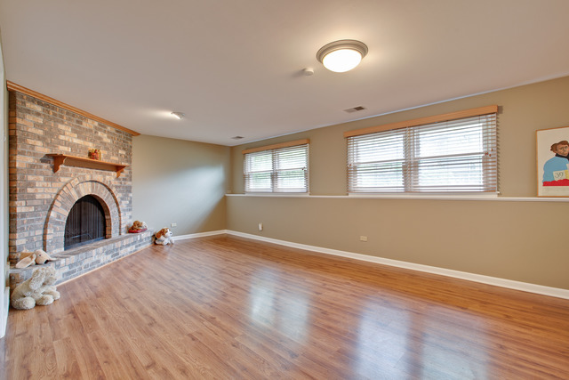 75 Downing Road Buffalo Grove, IL 60089 - Photo 10 of 25 Gallery Image 10