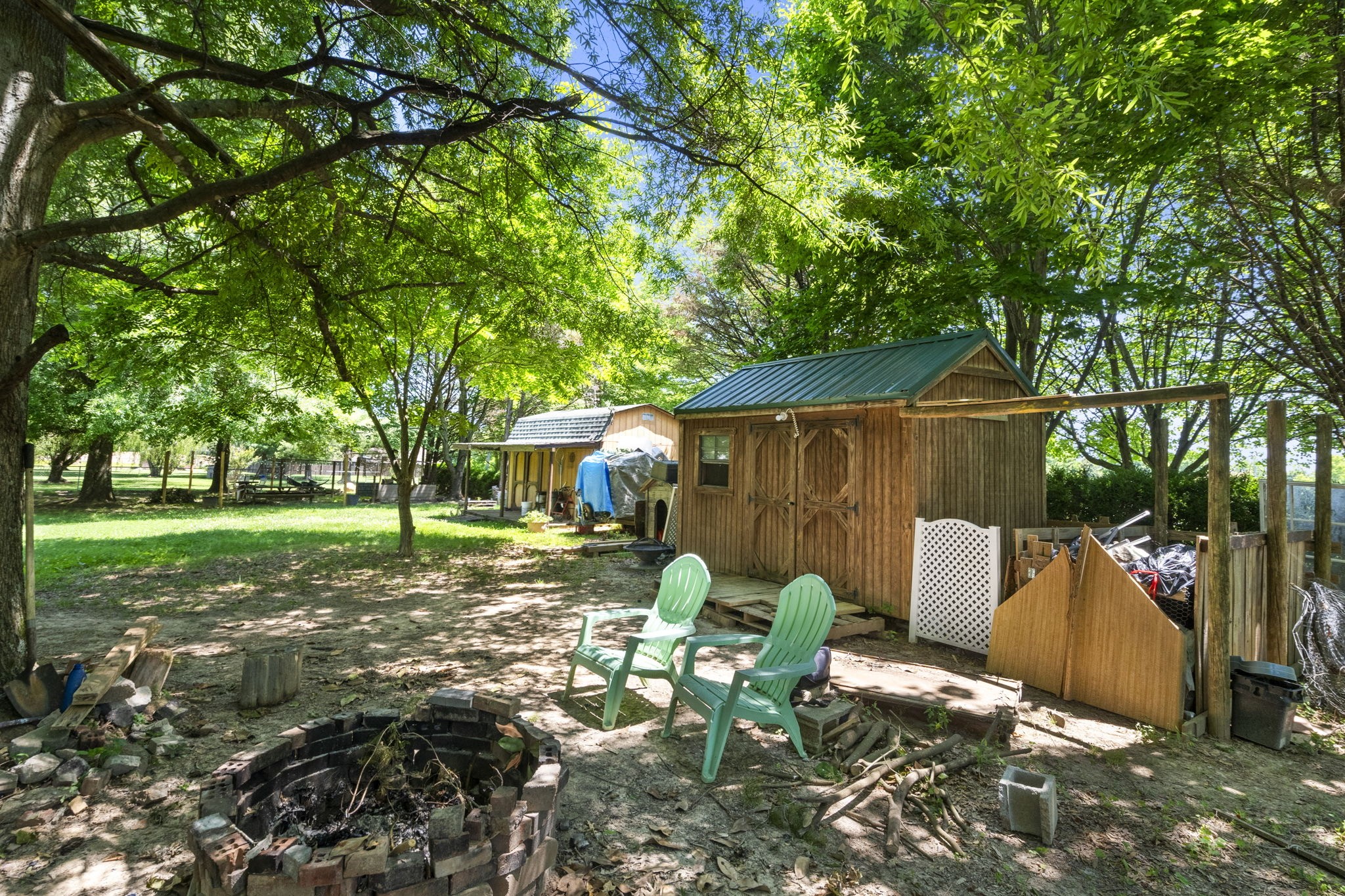 7324 Chowning Road Springfield, TN 37172 - Photo 28 of 30 a view of backyard with table and chairs and potted plants