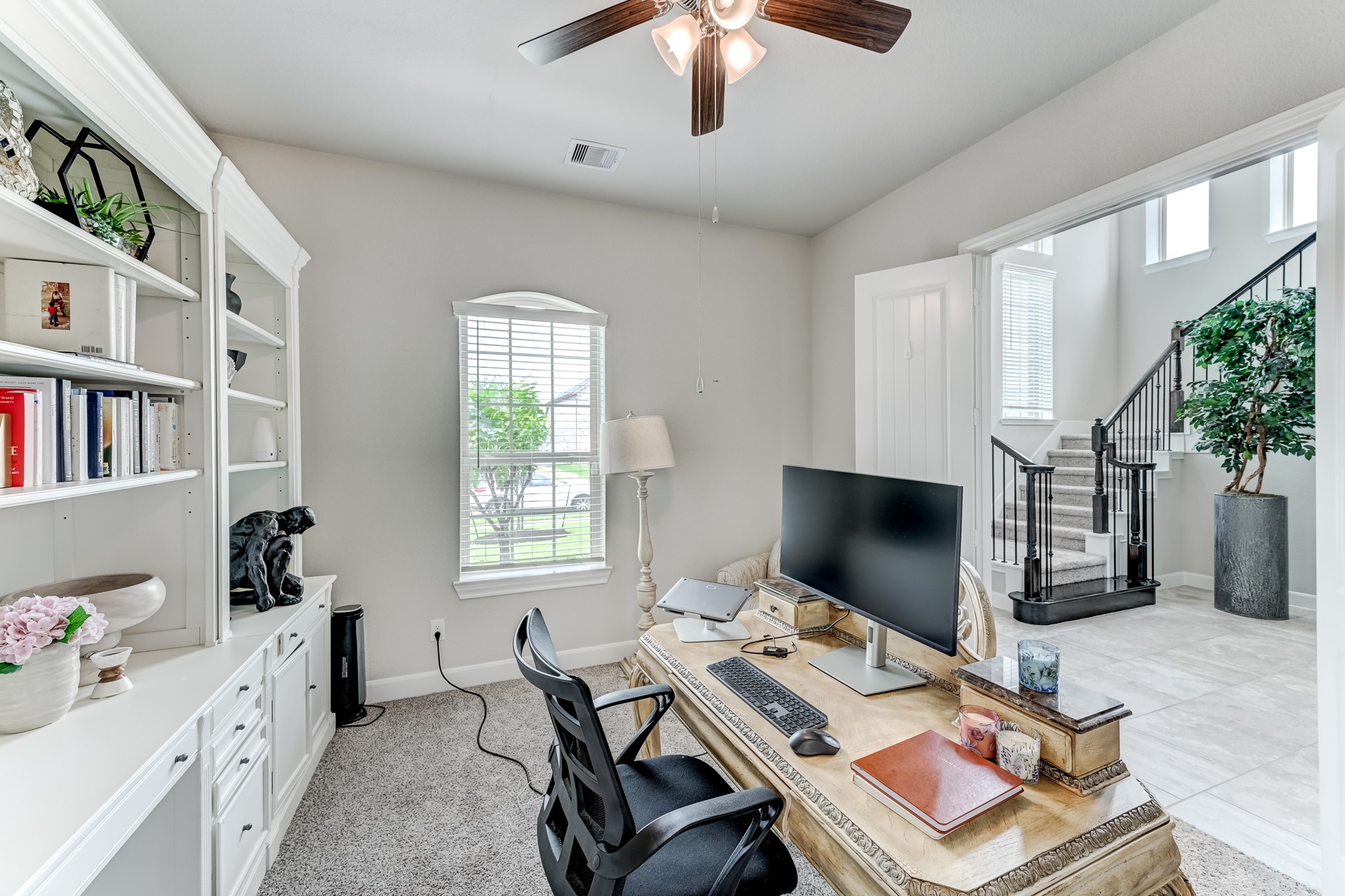 5806 Metaphor Way Rosenberg, TX 77469 - Photo 20 of 50 a workspace with furniture and window