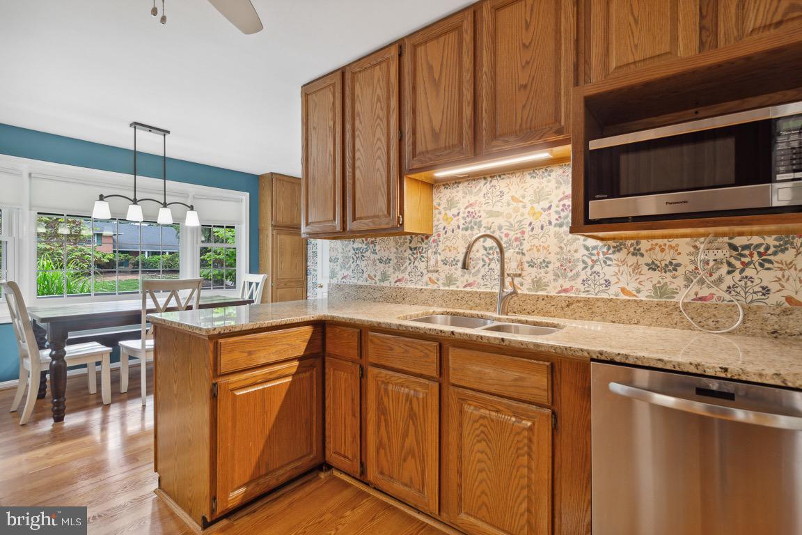 12017 Coldstream Drive Potomac, MD 20854 - Photo 8 of 39