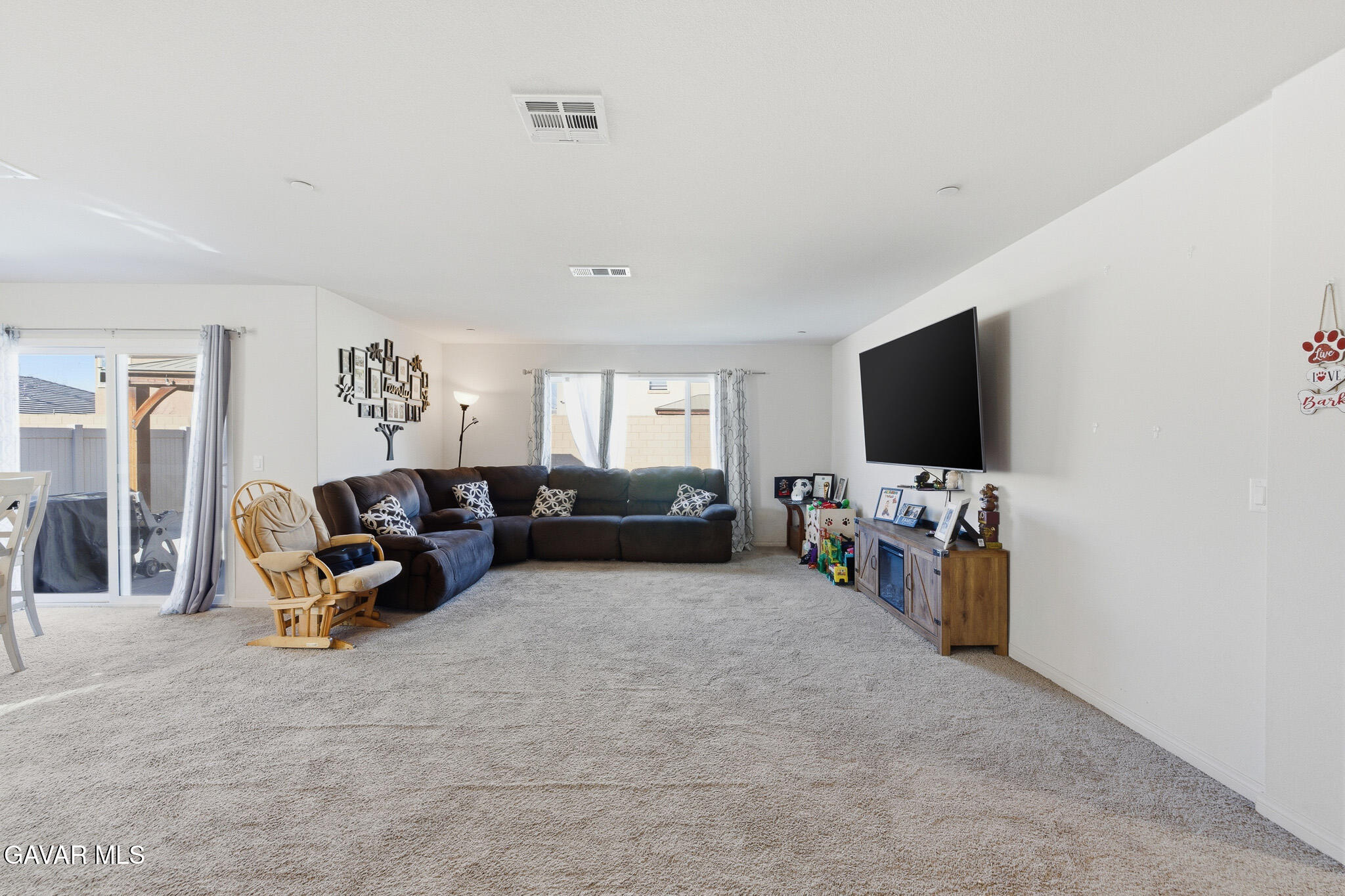 3567 Garnet Lane Lancaster, CA 93535 - Photo 9 of 37 _AR56845