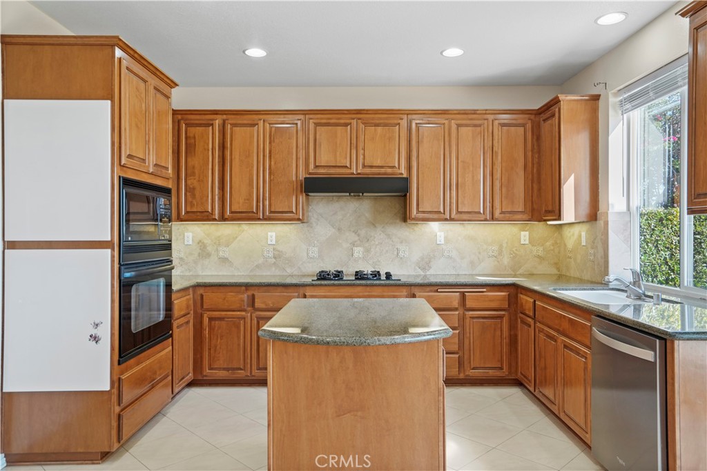 20600 Vercelli Way Porter Ranch, CA 91326 - Photo 8 of 51